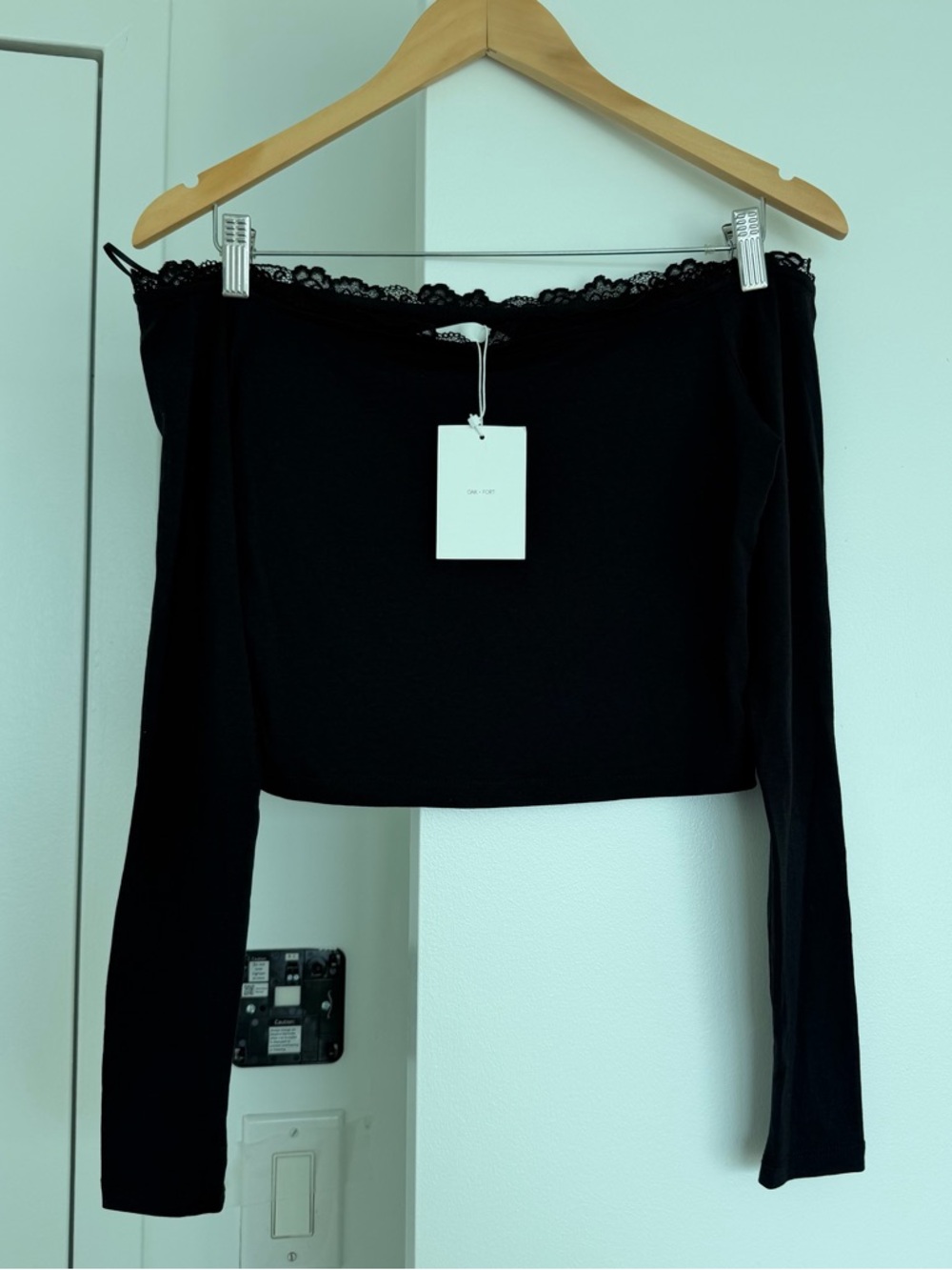 Oak + Fort off shoulder lace trim top